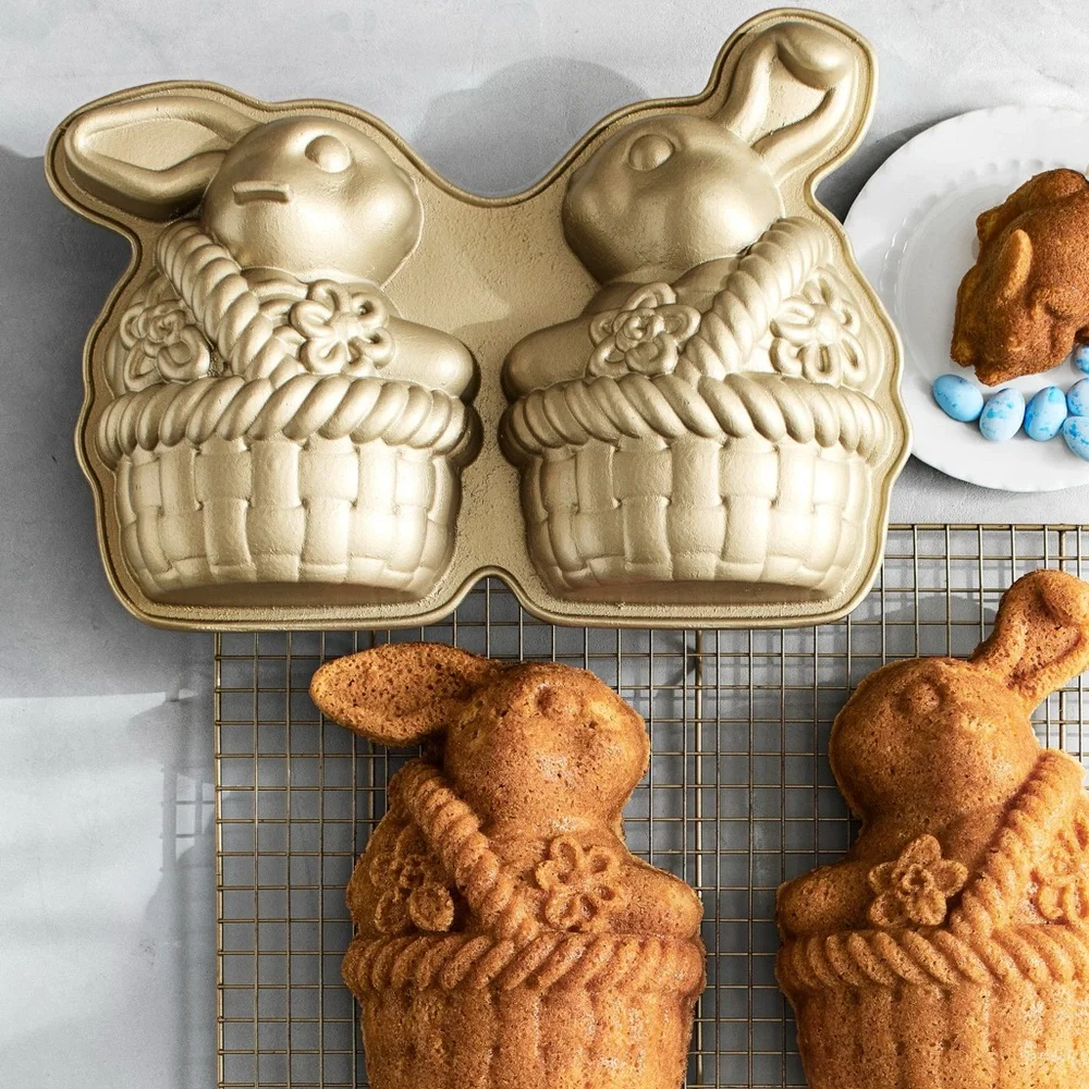 Williams Sonoma Nordic Ware Nonstick Cast Aluminum Easter Bunny Pan